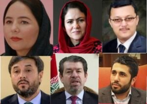 نشست دو روزه‌ای که با حضور چهره‌های سیاسی و مدنی افغانستان در اسلام‌آباد برگزار می‌شود، از منظر بسیاری ناظران فراتر از یک گردهمایی علمی یا نمادین است. این نشست، که پاکستان میزبان آن است، می‌تواند به نشانه‌ای از تغییر در رویکرد اسلام‌آباد نسبت به افغانستان و گروه طالبان تعبیر شود. برای بیش از دو دهه، سیاست رسمی پاکستان نسبت به افغانستان عمدتاً بر محور تعامل نزدیک با طالبان و استفاده ابزاری از این گروه در معادلات امنیتی و منطقه‌ای متمرکز بوده است. با این حال، تشدید حملات تحریک طالبان پاکستانی (TTP) در داخل خاک پاکستان و اتهام اسلام‌آباد به پناه گرفتن این جنگجویان در افغانستان، شکاف بی‌سابقه‌ای را در روابط دو طرف ایجاد کرده است. در چنین زمینه‌ای، برگزاری یک نشست علنی با حضور مخالفان طالبان در پایتخت پاکستان، نشان می‌دهد که این کشور در حال بازنگری در معادله قدیمی خود است. این تغییر احتمالی چند نکته کلیدی دارد: 1. تضعیف انحصار طالبان بر نمایندگی سیاسی افغانستان اسلام‌آباد با میزبانی این نشست، به‌طور غیرمستقیم این پیام را مخابره می‌کند که طالبان تنها نماینده مشروع افغانستان نیستند و جامعه سیاسی افغانستان بسیار متکثرتر از آن است که در قالب یک گروه خلاصه شود. این رویکرد، ضربه‌ای به مشروعیت طالبان در سطح منطقه‌ای به شمار می‌رود. 2. پیام به جامعه جهانی پاکستان در شرایطی قرار گرفته که فشارهای امنیتی داخلی و فشارهای دیپلماتیک بین‌المللی بر آن افزایش یافته است. میزبانی چنین نشست‌هایی می‌تواند به اسلام‌آباد امکان دهد خود را به‌عنوان کشوری معرفی کند که آماده ایجاد پل ارتباطی میان گروه‌های مختلف افغان است و نقشی «میانجی‌گرانه» در ثبات منطقه ایفا می‌کند. 3. واکنش‌های متضاد انتقاد تند زلمی خلیلزاد از برگزاری این نشست و استقبال چهره‌هایی چون فوزیه کوفی، تضاد عمیق در نگاه‌ها به آینده افغانستان را آشکار می‌سازد. خلیلزاد این اقدام را «تحریک‌آمیز و غیرمسئولانه» می‌داند، در حالی‌که کوفی آن را فرصتی برای بازگرداندن زنان و جامعه مدنی به صحنه سیاسی کشور قلمداد می‌کند. این اختلاف دیدگاه نشان می‌دهد که آینده افغانستان همچنان عرصه جدال روایت‌ها و منافع خارجی باقی مانده است. 4. نگرانی‌های امنیتی پاکستان اسلام‌آباد می‌داند که ادامه حمایت بی‌قید و شرط از طالبان می‌تواند به معنای تداوم حضور تحریک طالبان پاکستانی در مرزها و شهرهای این کشور باشد. بنابراین، گشودن کانال‌های ارتباطی با مخالفان طالبان شاید بخشی از راهبردی برای فشار بر این گروه و وادار کردن آن به تغییر رفتار در قبال تی‌تی‌پی باشد. 5. آزمون برای اسلام‌آباد پرسش کلیدی این است که آیا این نشست آغازگر یک سیاست پایدار جدید خواهد بود یا تنها یک ابتکار مقطعی برای مدیریت بحران امنیتی فعلی؟ تجربه تاریخی نشان داده است که سیاست افغانستانی پاکستان همواره متأثر از ضرورت‌های کوتاه‌مدت امنیتی بوده است، نه یک دیدگاه راهبردی بلندمدت. در مجموع، نشست اسلام‌آباد را می‌توان نقطه عطفی در روابط افغانستان و پاکستان دانست؛ نشانه‌ای که اگر ادامه یابد، می‌تواند به بازتعریف جایگاه طالبان در معادلات منطقه‌ای منجر شود. اما اگر این نشست صرفاً یک ژست سیاسی باقی بماند، خطر آن وجود دارد که به جای اعتمادسازی، به سوءظن‌های جدید میان کابل و اسلام‌آباد دامن بزند