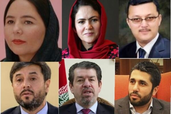 نشست دو روزه‌ای که با حضور چهره‌های سیاسی و مدنی افغانستان در اسلام‌آباد برگزار می‌شود، از منظر بسیاری ناظران فراتر از یک گردهمایی علمی یا نمادین است. این نشست، که پاکستان میزبان آن است، می‌تواند به نشانه‌ای از تغییر در رویکرد اسلام‌آباد نسبت به افغانستان و گروه طالبان تعبیر شود. برای بیش از دو دهه، سیاست رسمی پاکستان نسبت به افغانستان عمدتاً بر محور تعامل نزدیک با طالبان و استفاده ابزاری از این گروه در معادلات امنیتی و منطقه‌ای متمرکز بوده است. با این حال، تشدید حملات تحریک طالبان پاکستانی (TTP) در داخل خاک پاکستان و اتهام اسلام‌آباد به پناه گرفتن این جنگجویان در افغانستان، شکاف بی‌سابقه‌ای را در روابط دو طرف ایجاد کرده است. در چنین زمینه‌ای، برگزاری یک نشست علنی با حضور مخالفان طالبان در پایتخت پاکستان، نشان می‌دهد که این کشور در حال بازنگری در معادله قدیمی خود است. این تغییر احتمالی چند نکته کلیدی دارد: 1. تضعیف انحصار طالبان بر نمایندگی سیاسی افغانستان اسلام‌آباد با میزبانی این نشست، به‌طور غیرمستقیم این پیام را مخابره می‌کند که طالبان تنها نماینده مشروع افغانستان نیستند و جامعه سیاسی افغانستان بسیار متکثرتر از آن است که در قالب یک گروه خلاصه شود. این رویکرد، ضربه‌ای به مشروعیت طالبان در سطح منطقه‌ای به شمار می‌رود. 2. پیام به جامعه جهانی پاکستان در شرایطی قرار گرفته که فشارهای امنیتی داخلی و فشارهای دیپلماتیک بین‌المللی بر آن افزایش یافته است. میزبانی چنین نشست‌هایی می‌تواند به اسلام‌آباد امکان دهد خود را به‌عنوان کشوری معرفی کند که آماده ایجاد پل ارتباطی میان گروه‌های مختلف افغان است و نقشی «میانجی‌گرانه» در ثبات منطقه ایفا می‌کند. 3. واکنش‌های متضاد انتقاد تند زلمی خلیلزاد از برگزاری این نشست و استقبال چهره‌هایی چون فوزیه کوفی، تضاد عمیق در نگاه‌ها به آینده افغانستان را آشکار می‌سازد. خلیلزاد این اقدام را «تحریک‌آمیز و غیرمسئولانه» می‌داند، در حالی‌که کوفی آن را فرصتی برای بازگرداندن زنان و جامعه مدنی به صحنه سیاسی کشور قلمداد می‌کند. این اختلاف دیدگاه نشان می‌دهد که آینده افغانستان همچنان عرصه جدال روایت‌ها و منافع خارجی باقی مانده است. 4. نگرانی‌های امنیتی پاکستان اسلام‌آباد می‌داند که ادامه حمایت بی‌قید و شرط از طالبان می‌تواند به معنای تداوم حضور تحریک طالبان پاکستانی در مرزها و شهرهای این کشور باشد. بنابراین، گشودن کانال‌های ارتباطی با مخالفان طالبان شاید بخشی از راهبردی برای فشار بر این گروه و وادار کردن آن به تغییر رفتار در قبال تی‌تی‌پی باشد. 5. آزمون برای اسلام‌آباد پرسش کلیدی این است که آیا این نشست آغازگر یک سیاست پایدار جدید خواهد بود یا تنها یک ابتکار مقطعی برای مدیریت بحران امنیتی فعلی؟ تجربه تاریخی نشان داده است که سیاست افغانستانی پاکستان همواره متأثر از ضرورت‌های کوتاه‌مدت امنیتی بوده است، نه یک دیدگاه راهبردی بلندمدت. در مجموع، نشست اسلام‌آباد را می‌توان نقطه عطفی در روابط افغانستان و پاکستان دانست؛ نشانه‌ای که اگر ادامه یابد، می‌تواند به بازتعریف جایگاه طالبان در معادلات منطقه‌ای منجر شود. اما اگر این نشست صرفاً یک ژست سیاسی باقی بماند، خطر آن وجود دارد که به جای اعتمادسازی، به سوءظن‌های جدید میان کابل و اسلام‌آباد دامن بزند