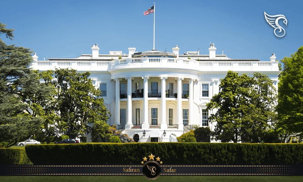 خبرگزاری بانو: کاخ سفید روز چهارشنبه، ۱۷ جدی اعلام کرد که دونالد ترامپ، رئیس‌جمهور ایالات متحده، همراه با تیم امنیت ملی خود امکان خرید گرینلند از دانمارک را به‌گونه جدی بررسی کرده و در عین حال، احتمال استفاده از اقدام نظامی را نیز به‌طور صریح رد نکرده است. کارولین لیویت، سخنگوی کاخ سفید، در یک نشست خبری در پاسخ به پرسشی درباره پیشنهاد احتمالی خرید این منطقه خودمختار گفت که این موضوع «به‌صورت فعال» از سوی ترامپ و تیم امنیت ملی او در دست بررسی قرار دارد. او در واکنش به این پرسش که چرا رئیس‌جمهور آمریکا اقدام نظامی علیه کشوری عضو ناتو را رد نکرده است، افزود: «همه گزینه‌ها برای رئیس‌جمهور ایالات متحده روی میز است.» در همین حال، سخنگوی کاخ سفید به‌طور جداگانه تأیید کرد که ایالات متحده دارای یک برنامه بلندمدت برای مقابله با ونزوئلا است و واشنگتن در حال بازبینی «گزینشی» تحریم‌های اعمال‌شده علیه این کشور می‌باشد. به گفته لیویت، تصمیم‌های مقامات ونزوئلا «توسط ایالات متحده دیکته خواهد شد» و قرار است روز جمعه آینده نشستی با حضور مقام‌های بخش نفت برای بررسی وضعیت نفت ونزوئلا برگزار شود. او همچنین افزود که دونالد ترامپ حق استفاده از نیروی نظامی برای «محافظت از نفت ونزوئلا» را برای خود محفوظ می‌داند، اما در عین حال تأکید کرد که هنوز برای بحث درباره برگزاری انتخابات در این کشور «زود است». این اظهارات، واکنش‌ها و نگرانی‌های تازه‌ای را در سطح بین‌المللی برانگیخته و منتقدان می‌گویند سیاست‌های اعلام‌شده کاخ سفید بار دیگر اصول حاکمیت ملی کشورها و قواعد بین‌المللی را با چالش جدی مواجه کرده است.