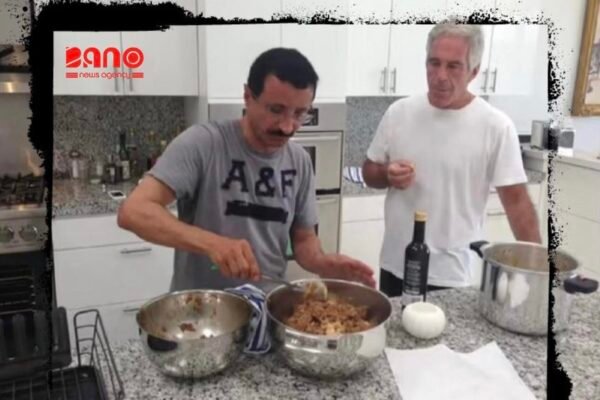 خبرگزاری بانو: اسناد منتشرشده از سوی وزارت دادگستری امریکا نشان می‌دهد سلطان احمد بن سلیم، رئیس شرکت بزرگ لجستیکی اماراتی «دی‌پی‌ورلد»، سال‌ها با جفری اپستین، مجرم جنسی بدنام امریکایی، ارتباط شخصی و مکاتبات منظم داشته است. تامس مسی، عضو مجلس نمایندگان امریکا، مدعی شده که نسخه بدون سانسور ایمیل‌های بن سلیم را دیده و در یکی از این مکاتبات، به تبادل مطالبی با محتوای آزارگرانه اشاره شده است. بر بنیاد ایمیلی که تاریخ آن به اپریل ۲۰۰۹ برمی‌گردد، اپستین از «ویدیویی» ابراز رضایت کرده و بن سلیم نیز پاسخ داده که به‌زودی به امریکا سفر می‌کند. گزارش‌ها نشان می‌دهد این ارتباط‌ها حتی پس از محکومیت اپستین در سال ۲۰۰۸ نیز ادامه یافته و تا کمتر از یک سال پیش از مرگ او در ۲۰۱۹ برقرار بوده است. هفته‌نامه نیوزویک نوشته است که بن سلیم و شرکت دی‌پی‌ورلد تاکنون به این اتهامات واکنشی نشان نداده‌اند. در پی انتشار این اسناد، صندوق بازنشستگی کِبِک کانادا با سرمایه‌گذاری ۳۶۶ میلیون دالری، اعلام کرده که سرمایه‌گذاری‌های خود در پروژه‌های مرتبط با این شرکت را متوقف می‌کند. این افشاگری‌ها در حالی مطرح می‌شود که نماینده شرکت دی‌پی‌ورلد در ۱۶ قوس ۱۴۰۴ «سند شرط‌نامه سرمایه‌گذاری» را با وزارت مالیه طالبان امضا کرد. بر اساس این توافق، این شرکت متعهد به مدرن‌سازی بنادر حیرتان و تورخم شده است. با وجود اهمیت این قرارداد، طالبان تاکنون جزئیات حقوقی و مالی آن را به‌گونه شفاف منتشر نکرده‌اند و هیچ اعلامیه رسمی از سوی وزارت مالیه در این زمینه نشر نشده است. انتشار این اسناد، در کنار پیشینه جنجالی اپستین، پرسش‌هایی را درباره ابعاد نظارتی و شفافیت قراردادهای بین‌المللی در افغانستان برانگیخته است؛ موضوعی که می‌تواند پیامدهای سیاسی و اقتصادی گسترده‌ای به دنبال داشته باشد.