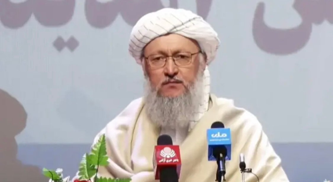 خبرگزاری بانو : عبدالسلام ضعیف، سفیر پیشین طالبان در پاکستان، مدعی شده است که در جریان جنگ سال ۱۹۷۱ و جدایی بنگلادیش از پاکستان، همسر ذوالفقار علی بوتو برای «ننواتی» نزد محمد ظاهر شاه به کابل فرستاده شده بود. به گفته او، در آن زمان پاکستان در وضعیت دشوار سیاسی و نظامی قرار داشت و نگران بود که افغانستان مسئله پشتونستان را علیه اسلام‌آباد فعال‌تر سازد. ضعیف ادعا می‌کند که همسر بوتو در دیدار با ظاهر شاه، به نشانه «ننواتی» چادر خود را پهن کرده و از کابل خواسته بود در آن شرایط بحرانی، بر سر موضوع پشتونستان بر پاکستان فشار وارد نکند. او افزوده است که ظاهر شاه نیز اطمینان داده بود افغانستان از وضعیت دشوار پاکستان سوءاستفاده نخواهد کرد. تا کنون سند یا منبع مستقلی برای تأیید این روایت منتشر نشده و این ادعا واکنش رسمی از سوی مقام‌های پیشین یا نهادهای تاریخی در پی نداشته است.